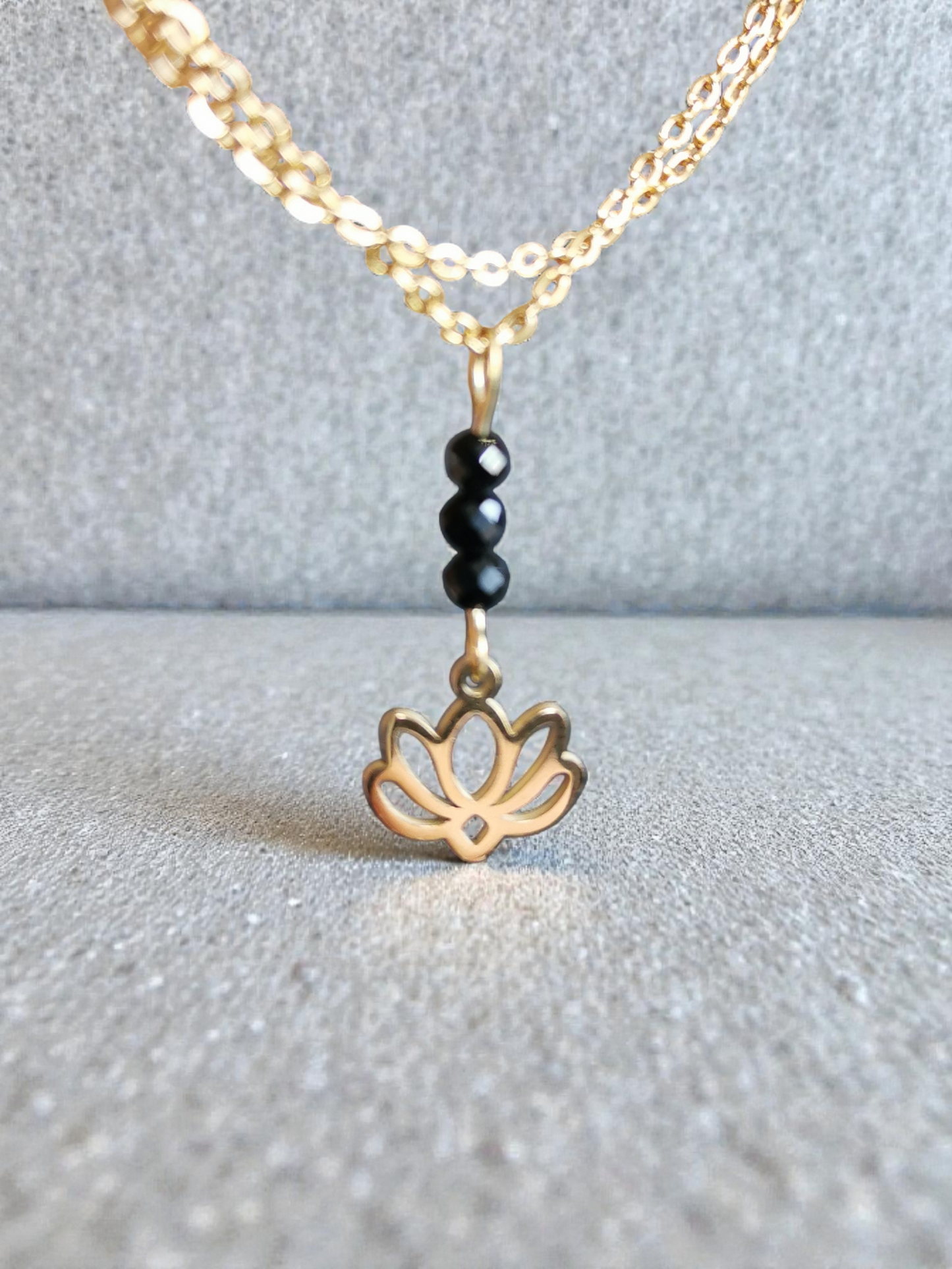 Collier Lotus
