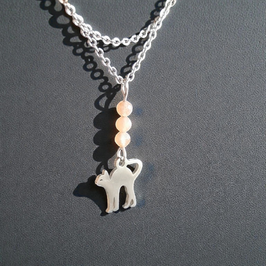Collier Chat dos rond en pierres naturelles