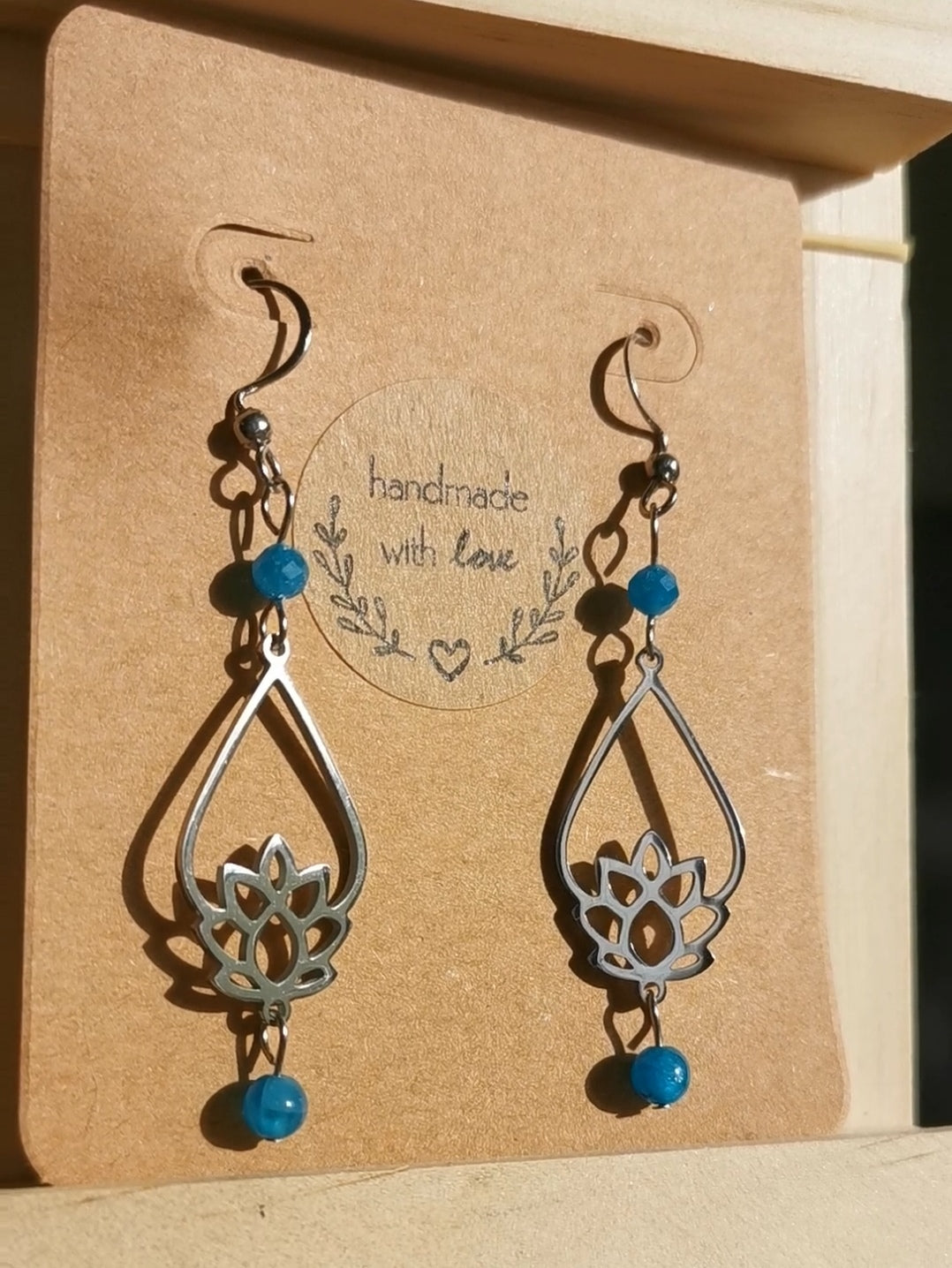 Boucles d'oreilles Lotus Shanti en pierres naturelles