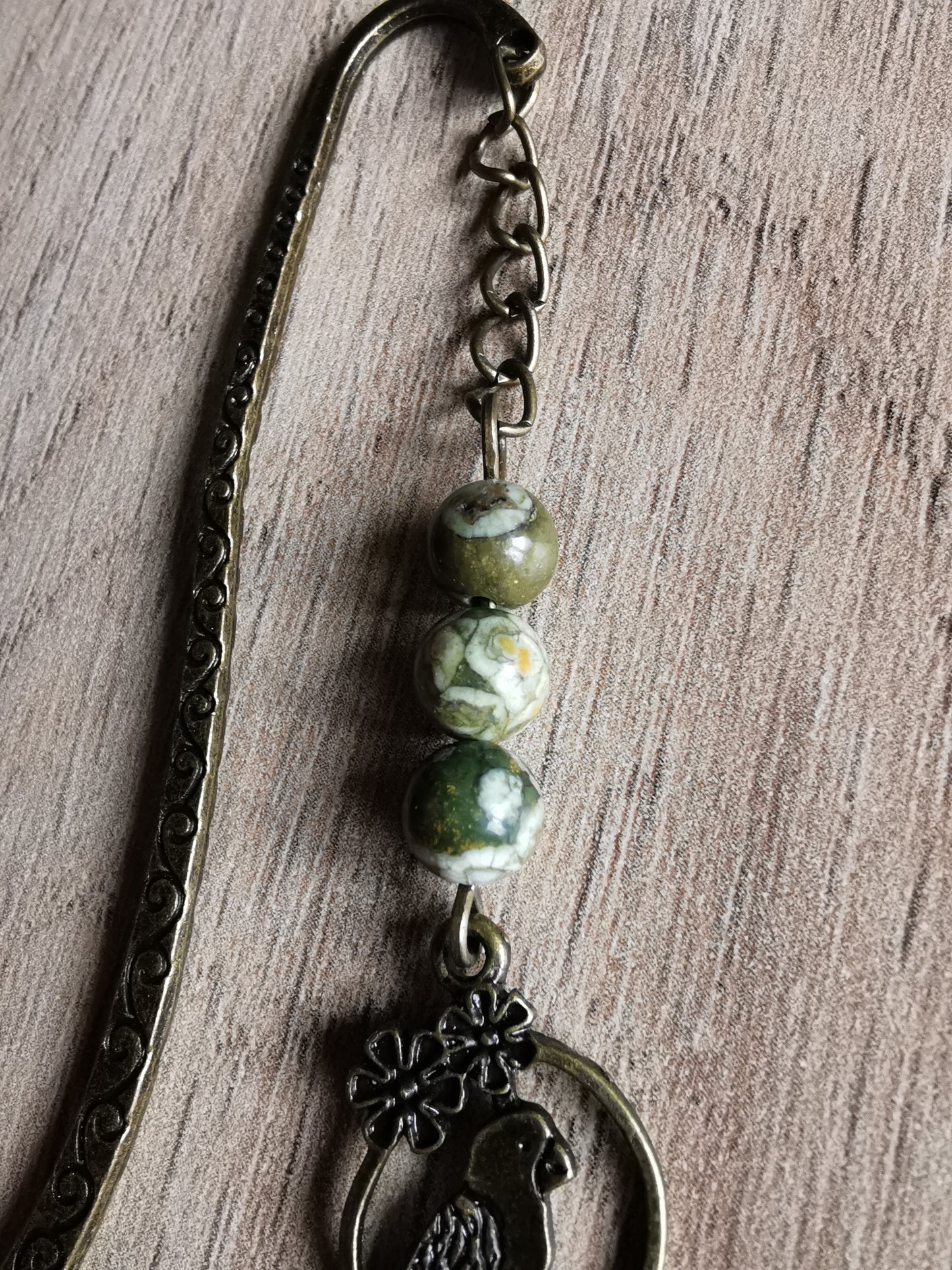 Petit Marque-pages en bronze et pierres naturelles