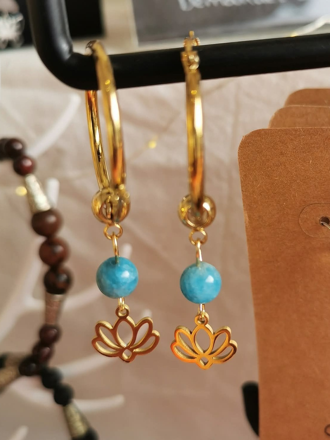 Boucles d'oreilles créoles en pierres naturelles