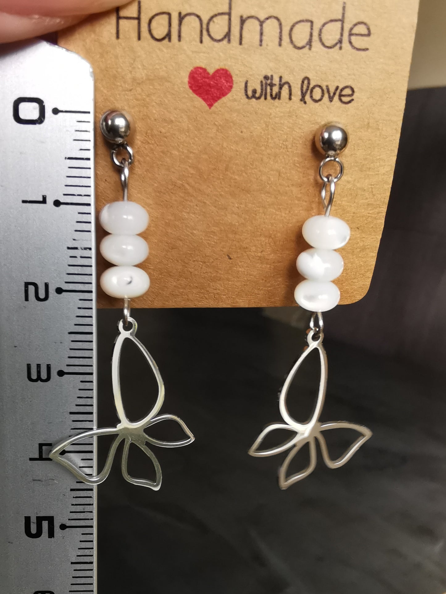 Boucles d'oreilles Éclats d’Aurore en nacre blanche