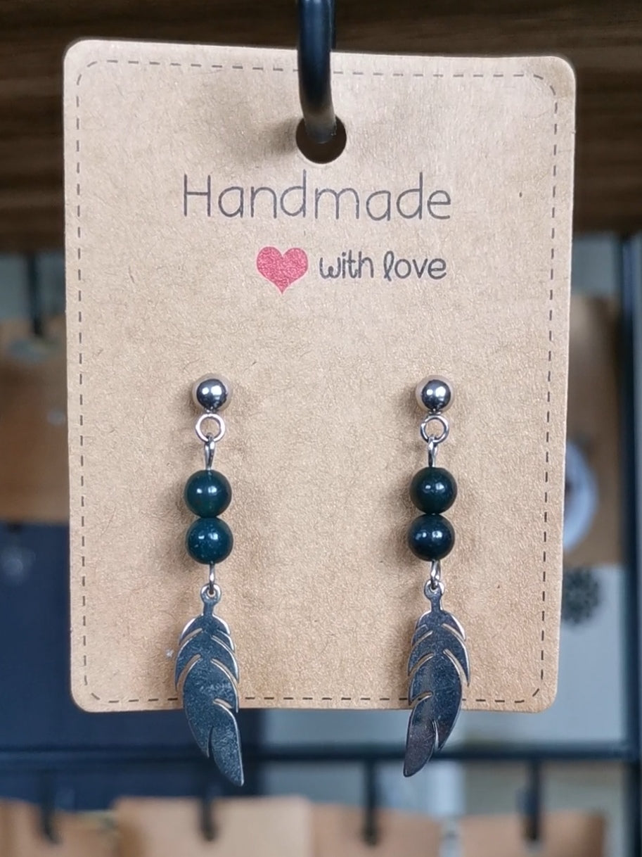 Boucles d'oreilles grandes plumes en pierres naturelles