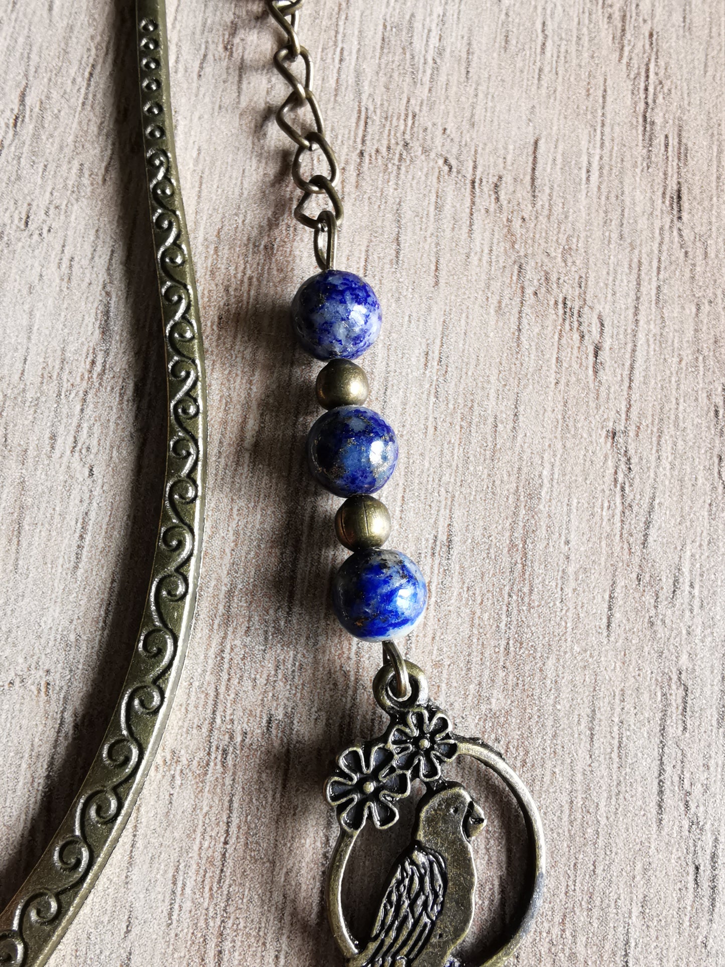 Petit Marque-pages en bronze et pierres naturelles