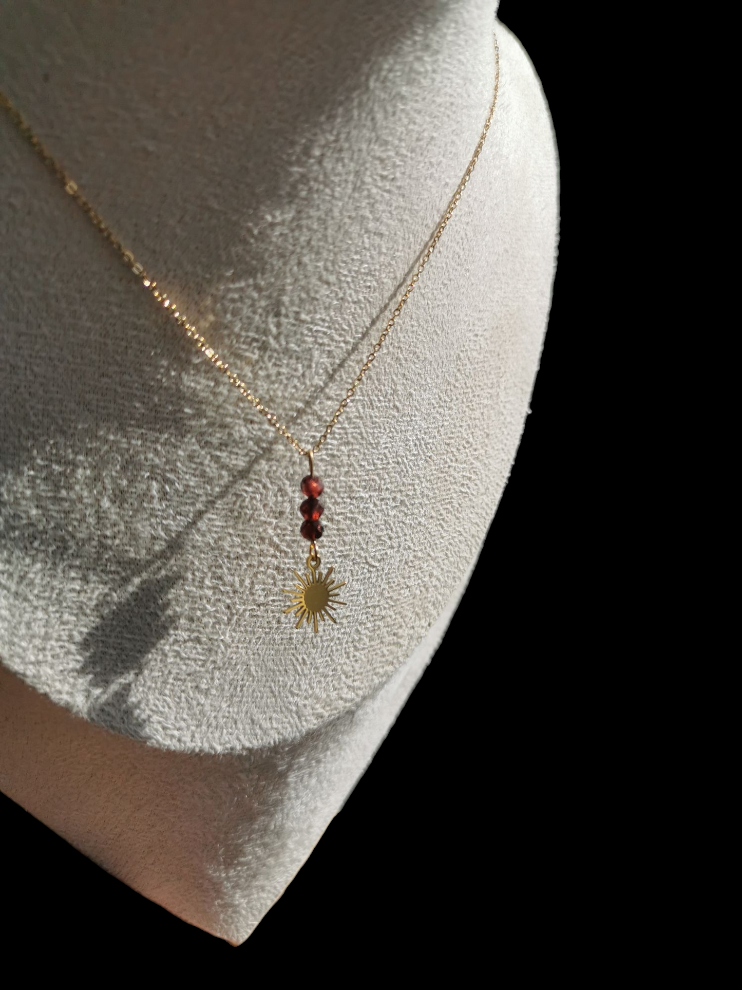 Collier Soleil Éternel en pierres naturelles