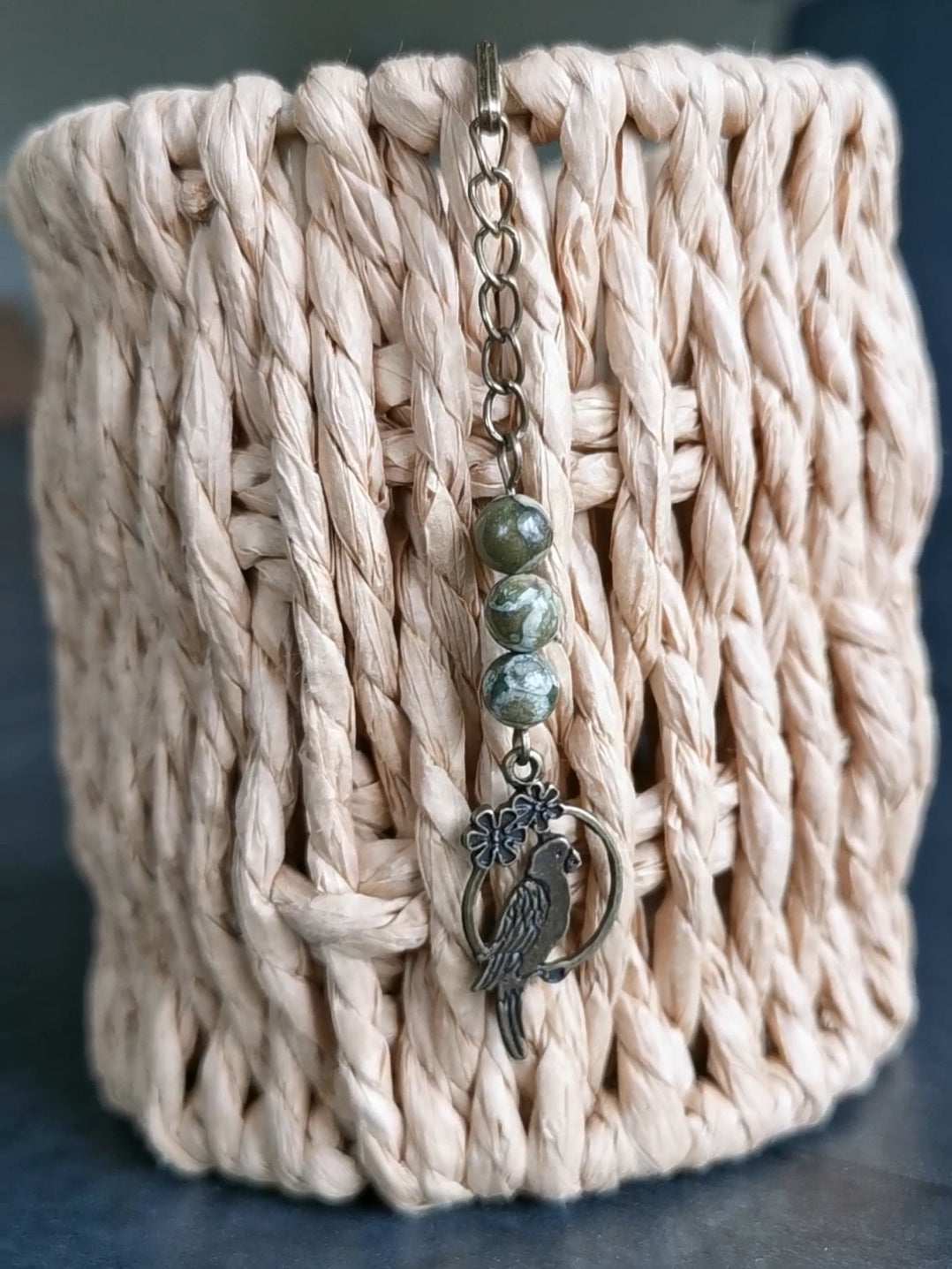 Petit Marque-pages en bronze et pierres naturelles