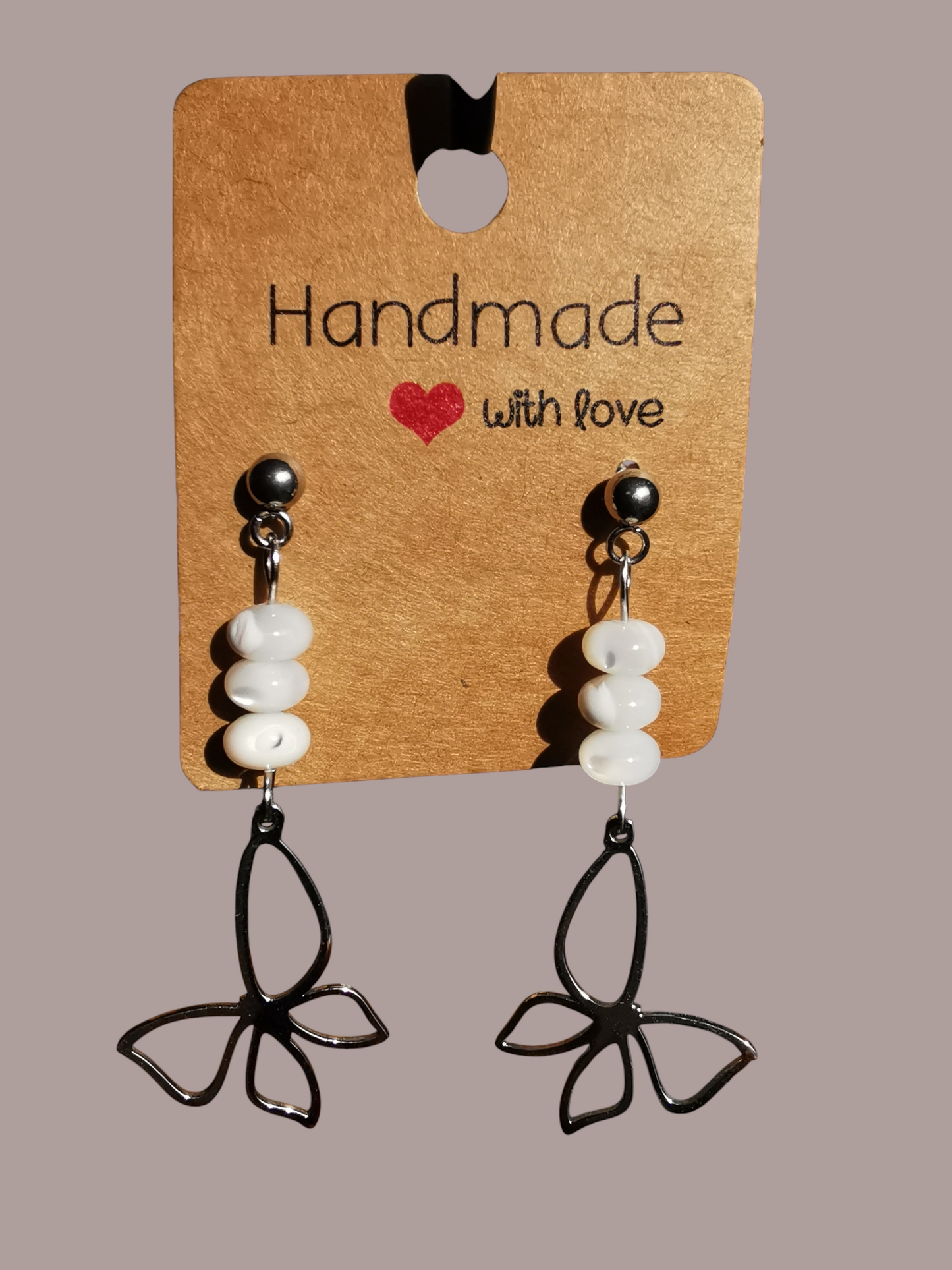 Boucles d'oreilles Éclats d’Aurore en nacre blanche