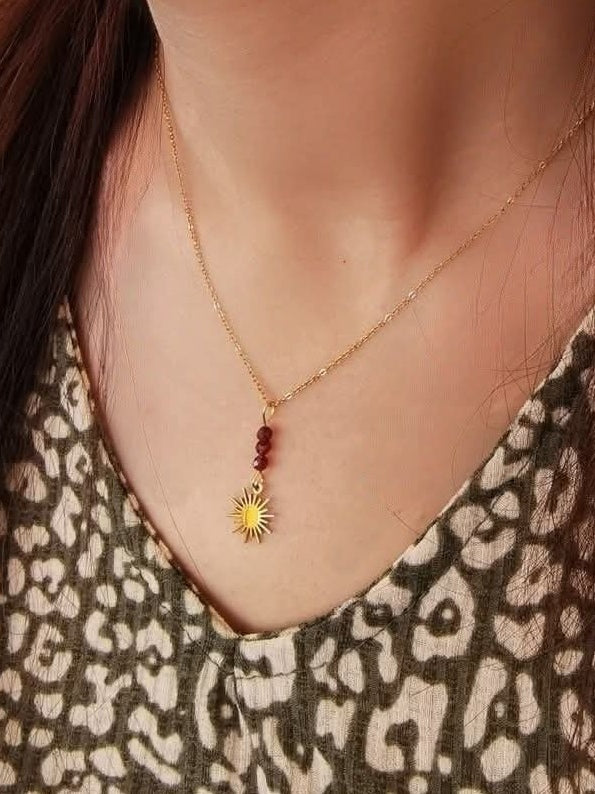 Collier Soleil Éternel en pierres naturelles