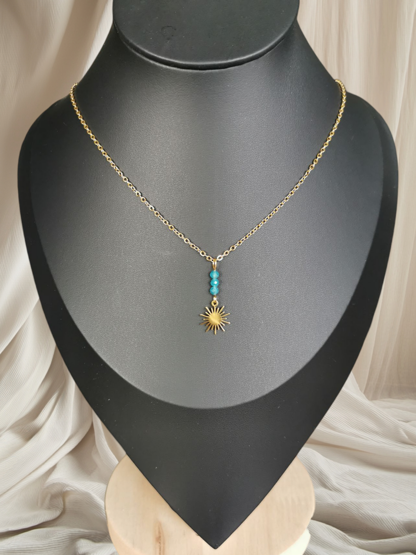 Collier Soleil Éternel en pierres naturelles