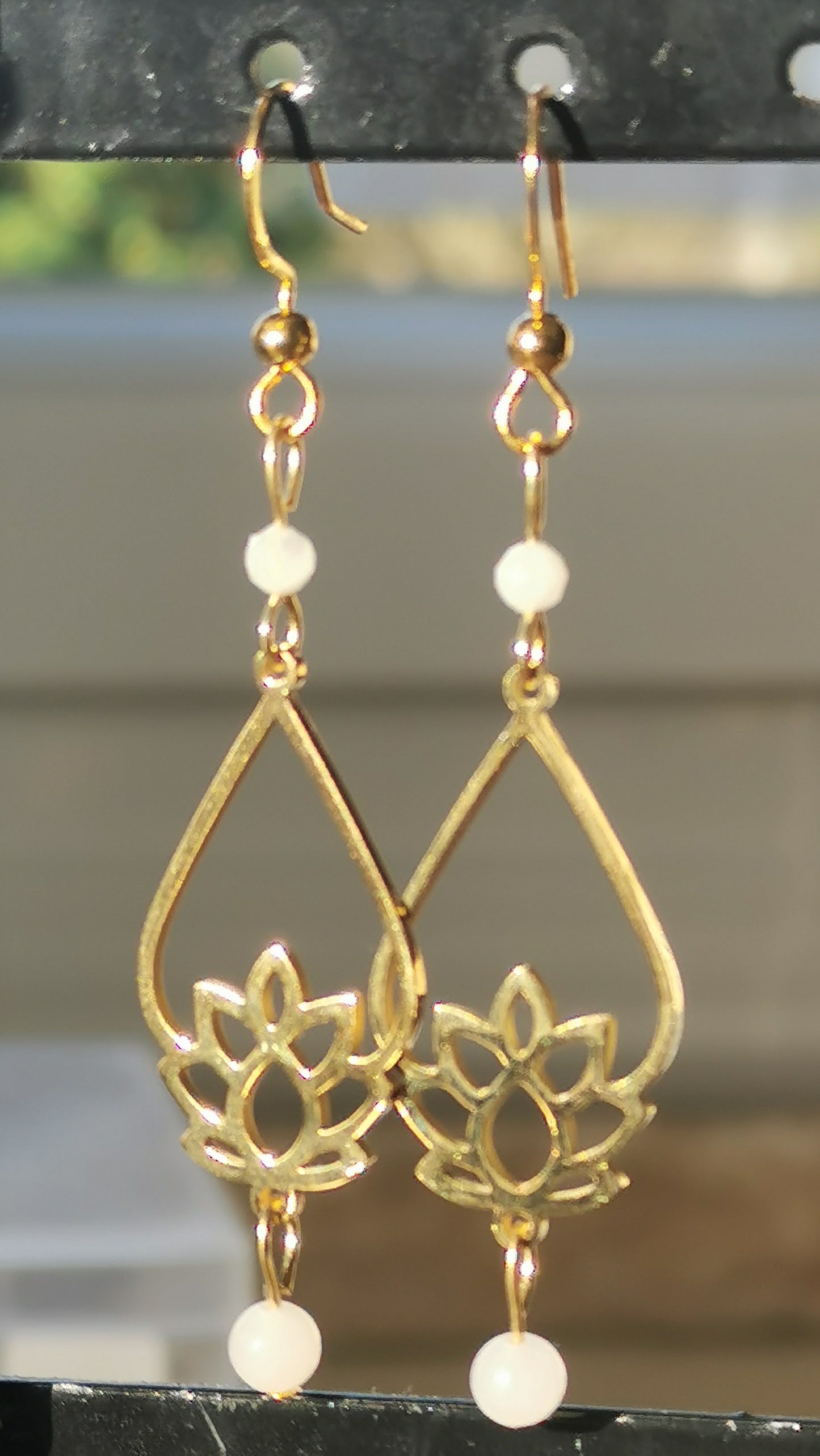 Boucles d'oreilles Lotus Shanti en pierres naturelles