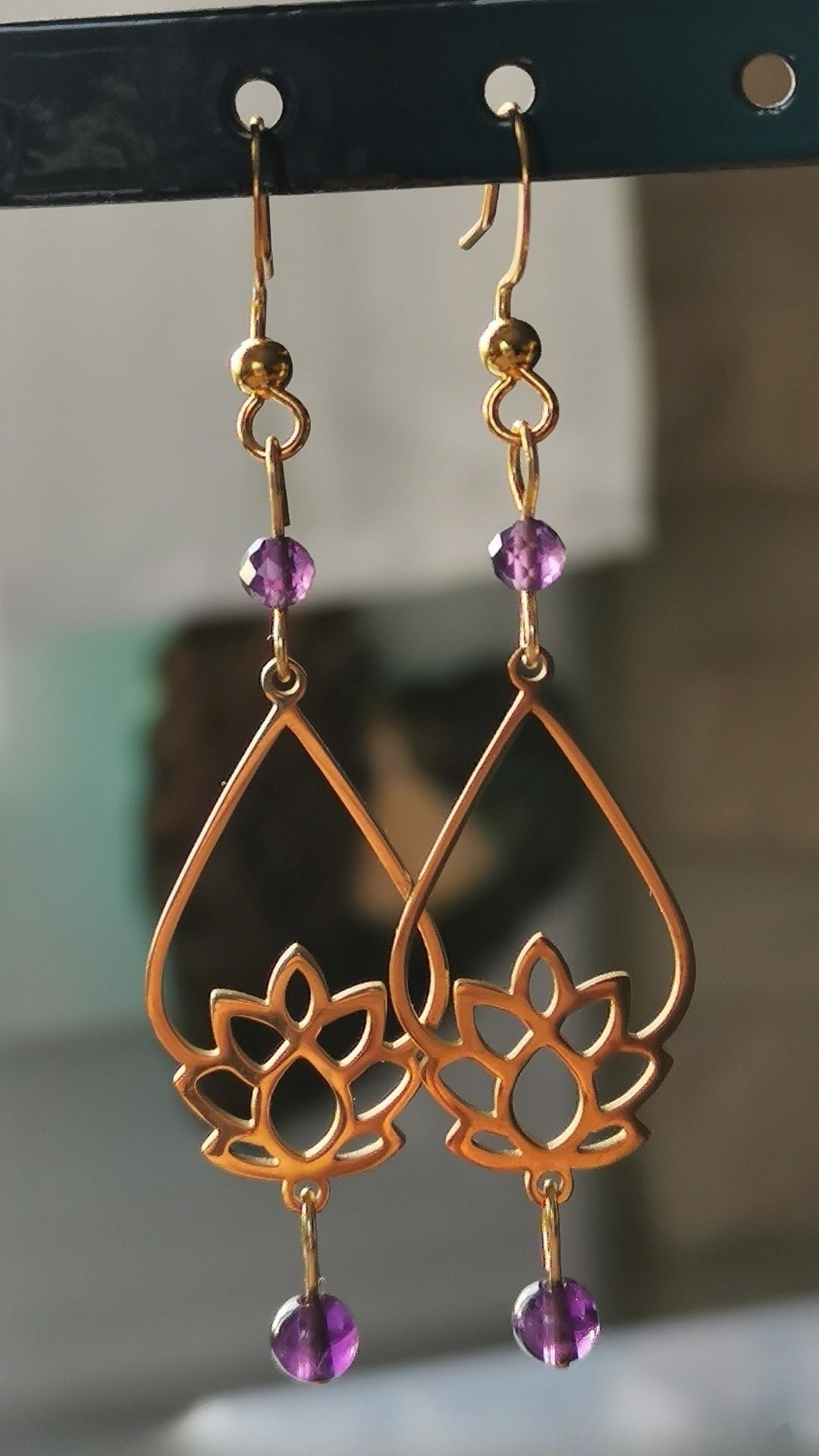 Boucles d'oreilles Lotus Shanti en pierres naturelles