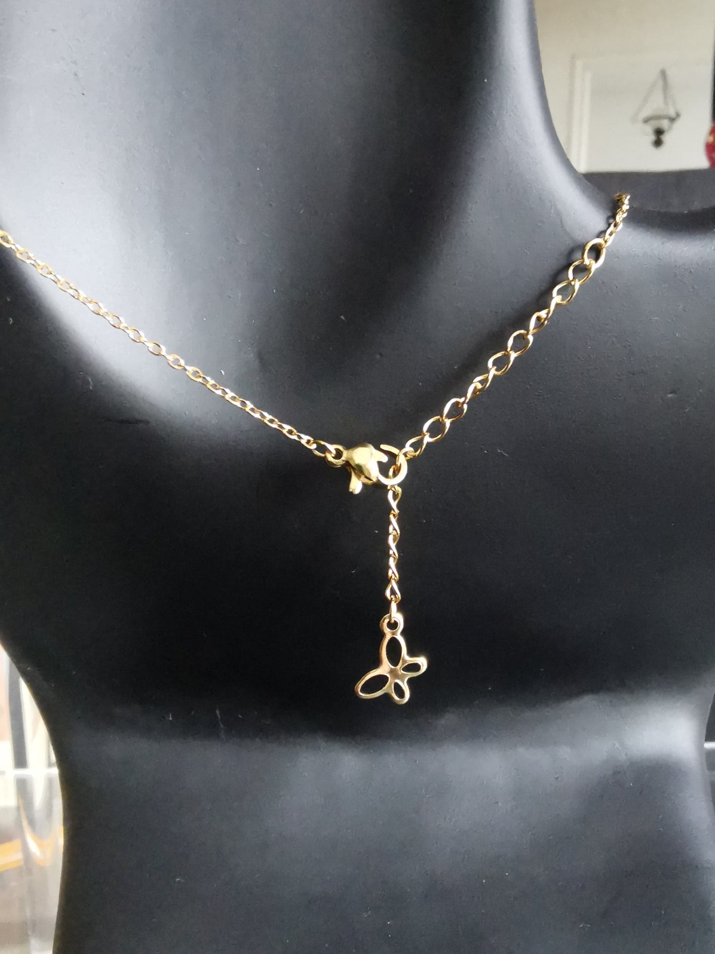 Collier Papillon doré en labradorite blanche