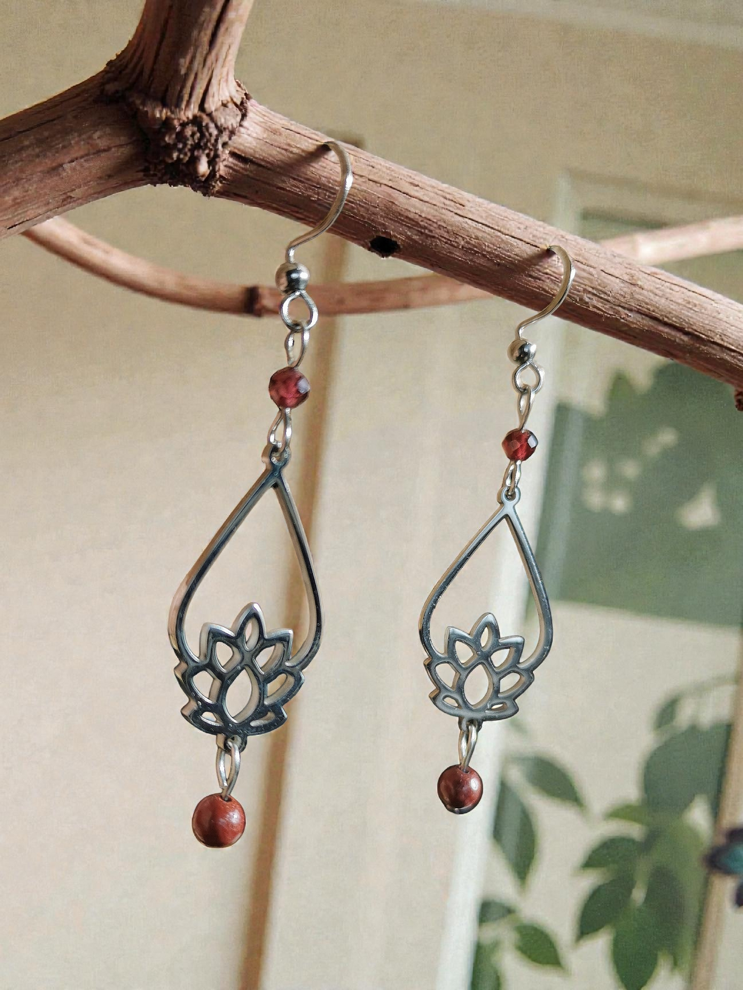 Boucles d'oreilles Lotus Shanti en pierres naturelles