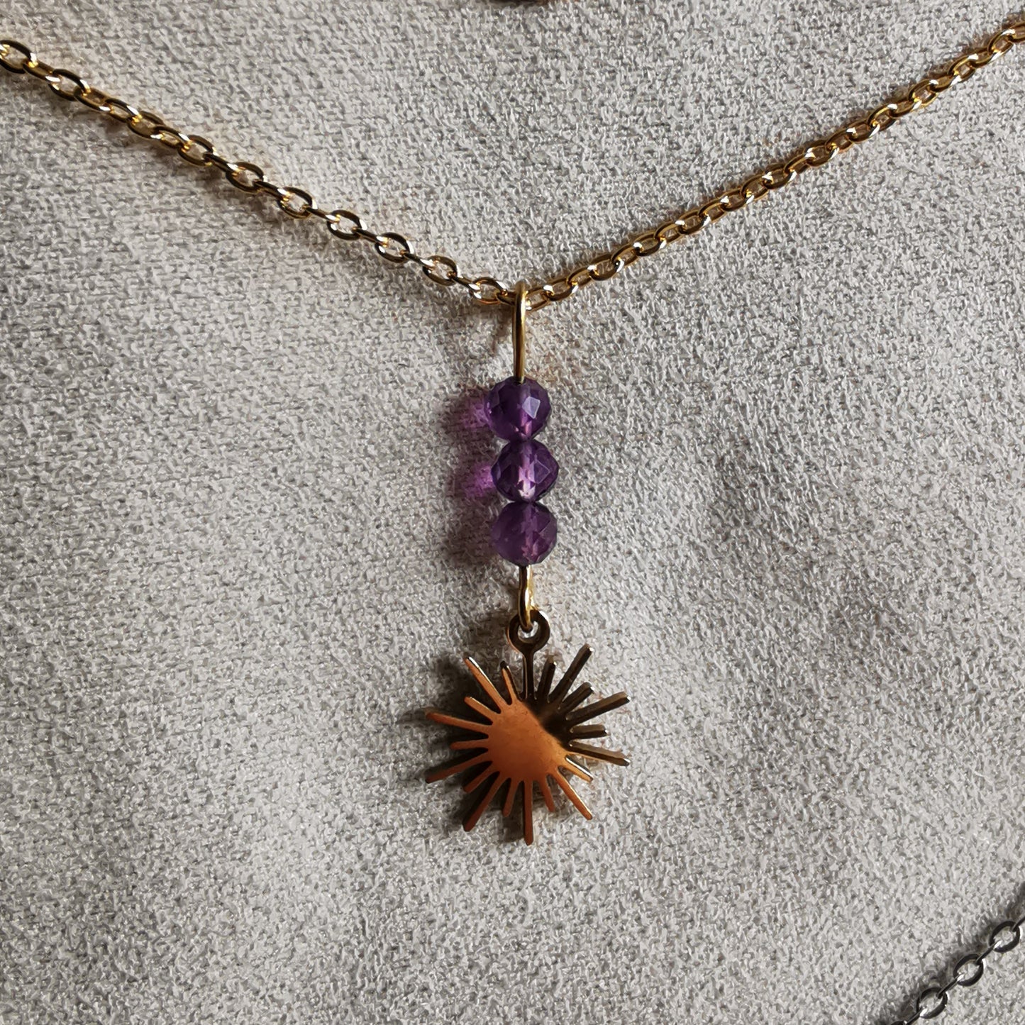 Collier Soleil Éternel en pierres naturelles
