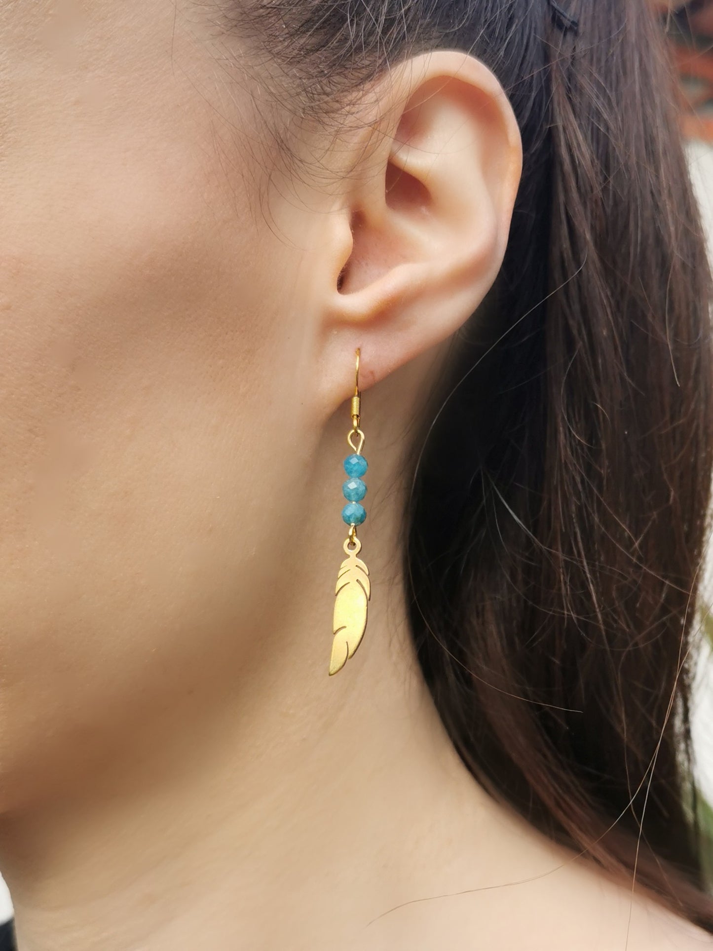 Boucles d'oreilles grandes plumes en pierres naturelles